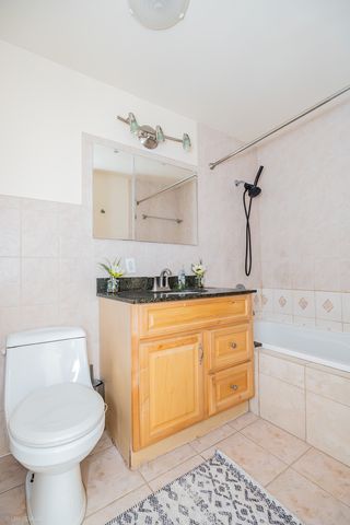 4811 N Harlem Avenue 3, Chicago, IL 60656