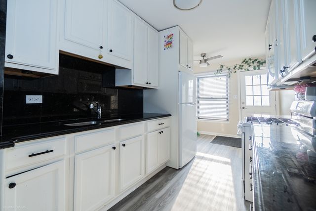 4811 N Harlem Avenue 3, Chicago, IL 60656