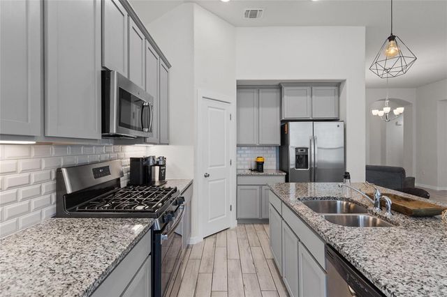 11000 American Mustang LOOP, Manor, TX 78653