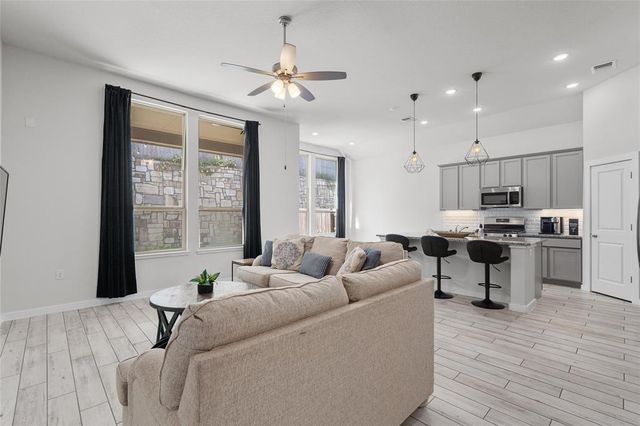 11000 American Mustang LOOP, Manor, TX 78653