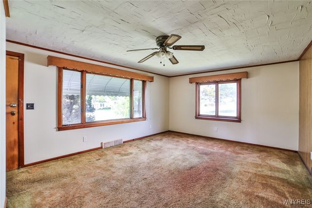 440 Sunset Drive, Hamburg, NY 14075