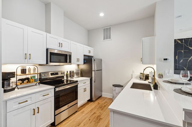 6283 La Vista Drive 101, Dallas, TX 75214