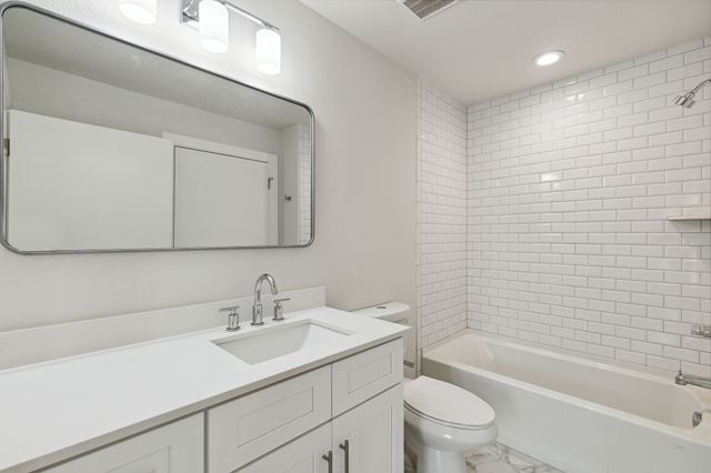 6283 La Vista Drive 101, Dallas, TX 75214