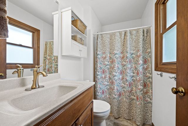 4600 Roslyn Road, Downers Grove, IL 60515