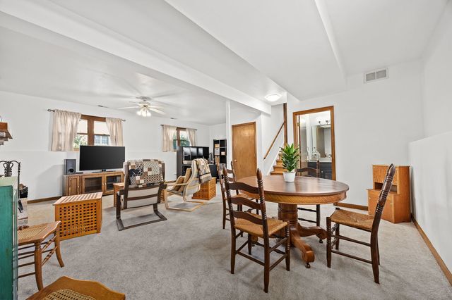 4600 Roslyn Road, Downers Grove, IL 60515
