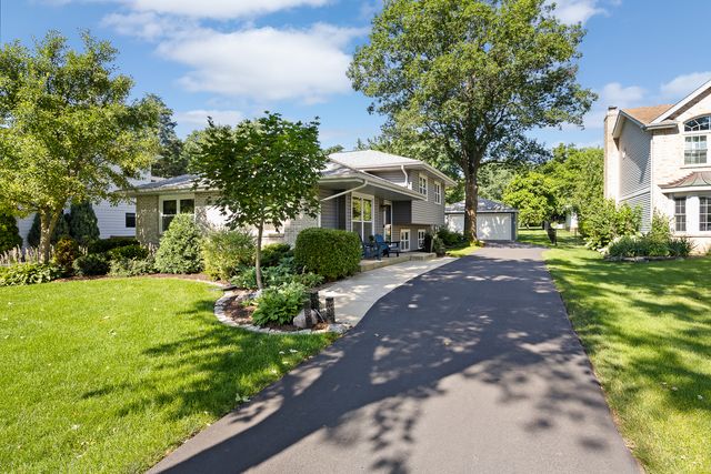 4600 Roslyn Road, Downers Grove, IL 60515