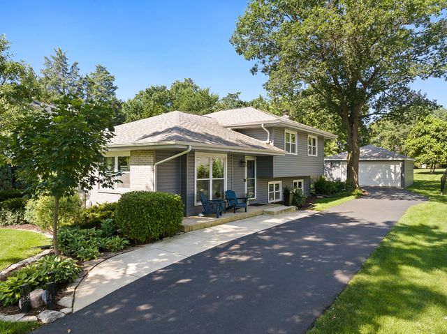 4600 Roslyn Road, Downers Grove, IL 60515