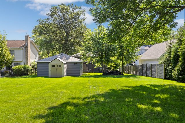 4600 Roslyn Road, Downers Grove, IL 60515