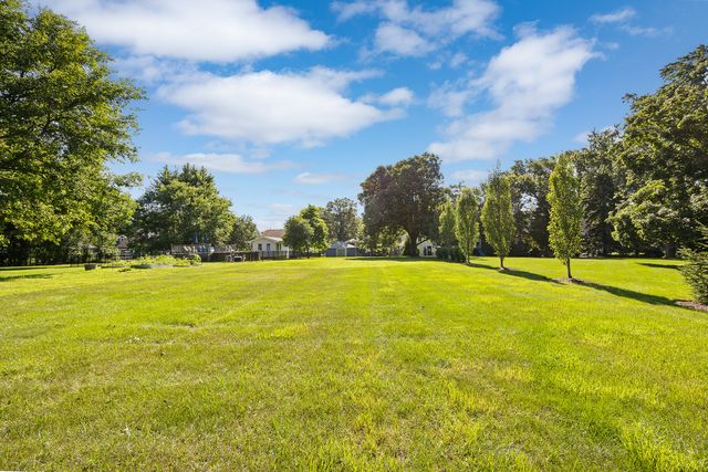 4600 Roslyn Road, Downers Grove, IL 60515