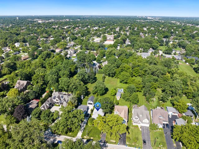 4600 Roslyn Road, Downers Grove, IL 60515