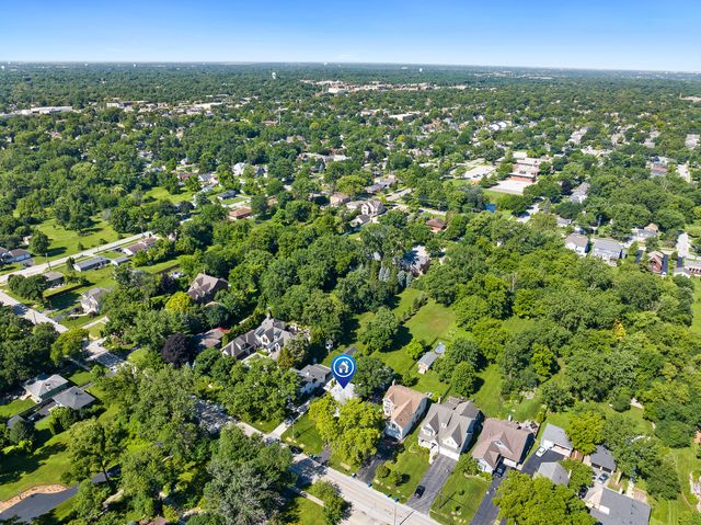 4600 Roslyn Road, Downers Grove, IL 60515