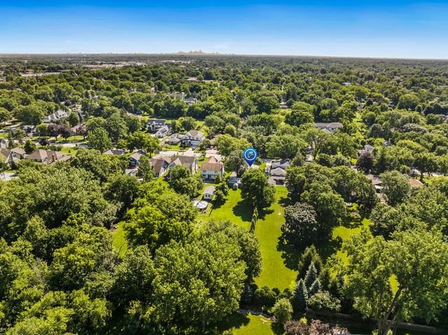 4600 Roslyn Road, Downers Grove, IL 60515