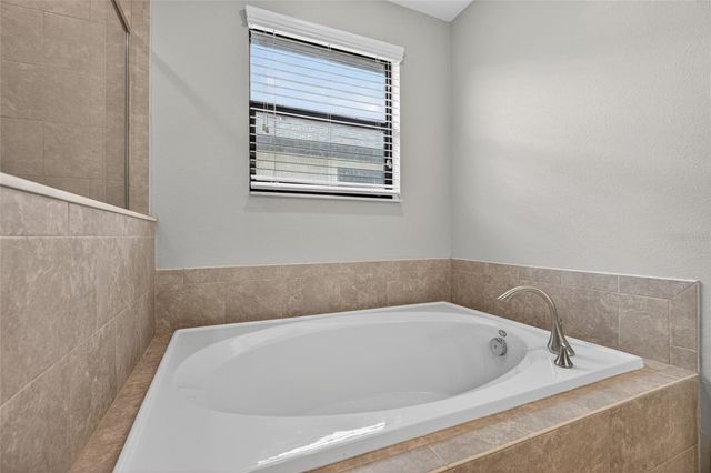 28622 TRANQUIL LAKE CIRCLE, Wesley Chapel, FL 33543