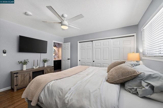 1560 American Beauty Dr, Concord, CA 94521