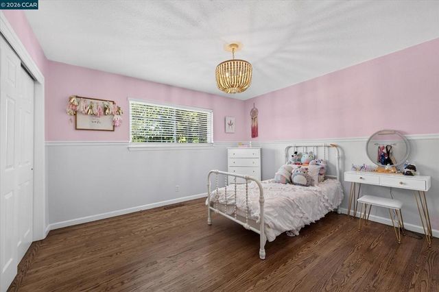 1560 American Beauty Dr, Concord, CA 94521