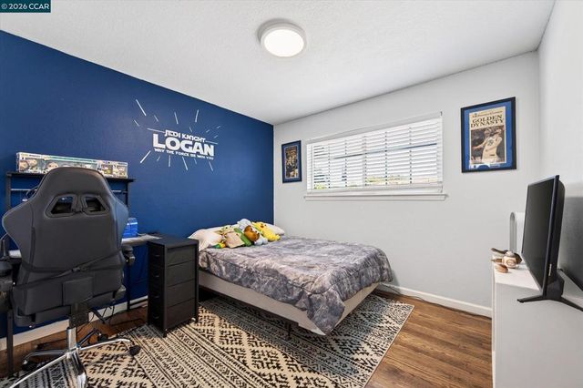 1560 American Beauty Dr, Concord, CA 94521