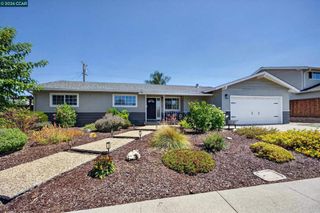 1560 American Beauty Dr, Concord, CA 94521