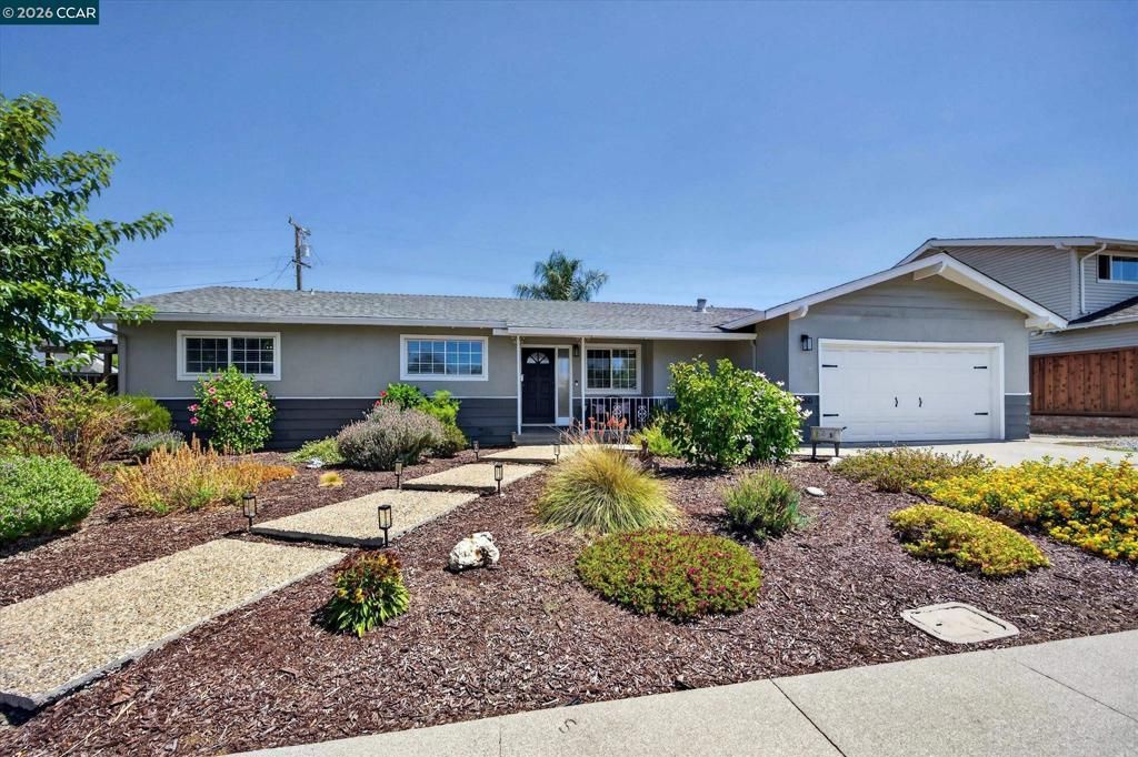 1560 American Beauty Dr, Concord, CA 94521