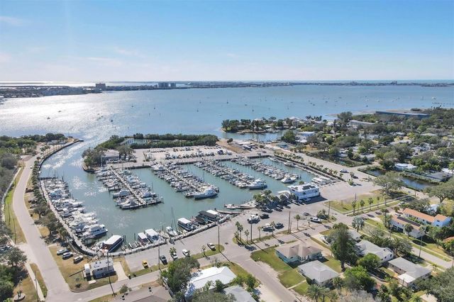 4737 DEL RIO WAY S, Gulfport, FL 33711