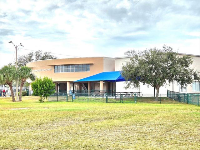 4737 DEL RIO WAY S, Gulfport, FL 33711