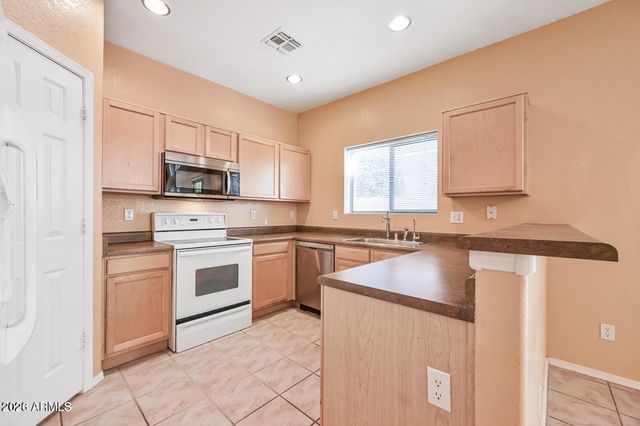 2621 E Waterview Court, Chandler, AZ 85249