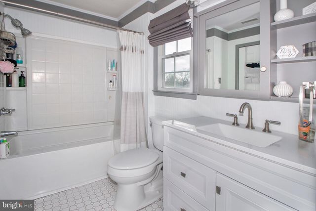 126 LAKE CHAMPLAIN DR, Little Egg Harbor Twp, NJ 08087