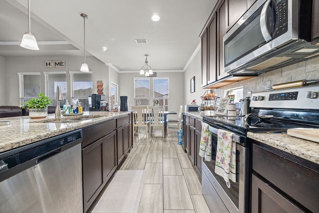 1021 Pasadena St, Portland, TX 78374