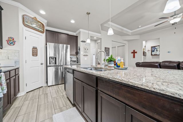 1021 Pasadena St, Portland, TX 78374