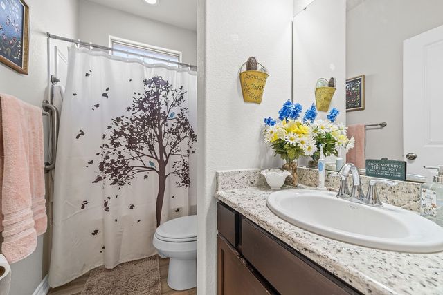 1021 Pasadena St, Portland, TX 78374