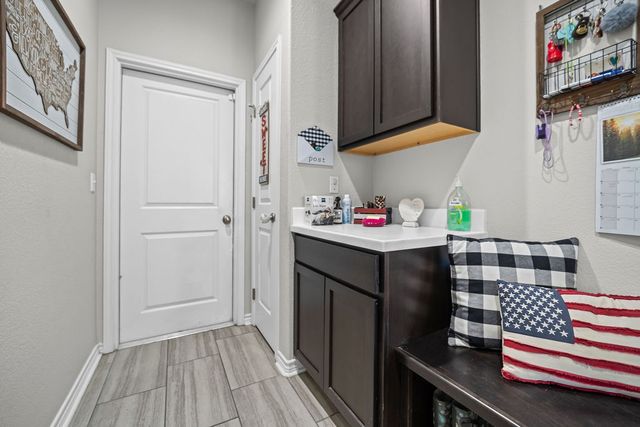 1021 Pasadena St, Portland, TX 78374