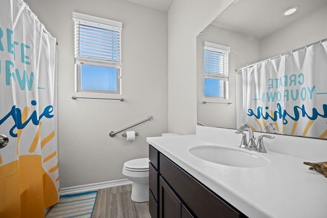 1021 Pasadena St, Portland, TX 78374