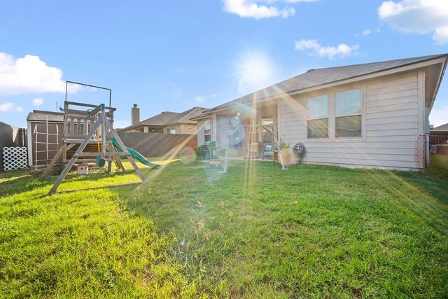 1021 Pasadena St, Portland, TX 78374