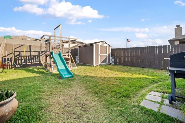 1021 Pasadena St, Portland, TX 78374