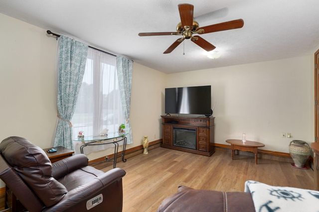 3848 W Suzanne Street, Brookline, MO 65619