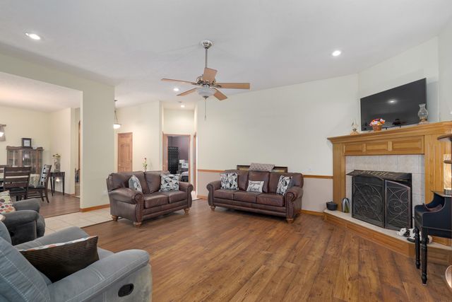 3848 W Suzanne Street, Brookline, MO 65619