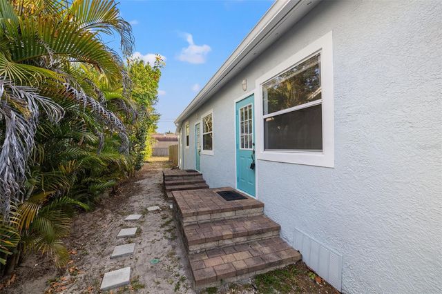 4009 BURLINGTON AVENUE N, St Petersburg, FL 33713