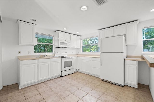 4009 BURLINGTON AVENUE N, St Petersburg, FL 33713