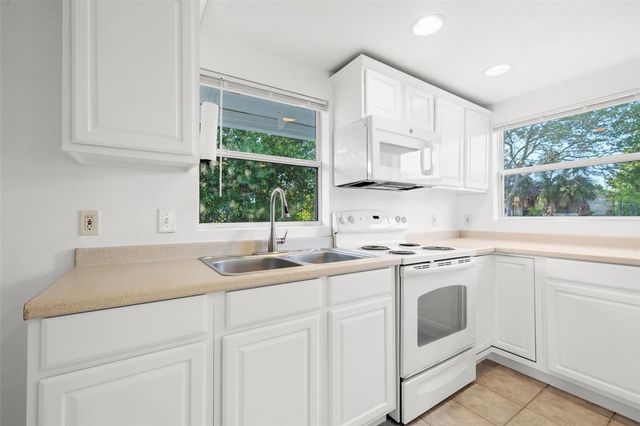 4009 BURLINGTON AVENUE N, St Petersburg, FL 33713