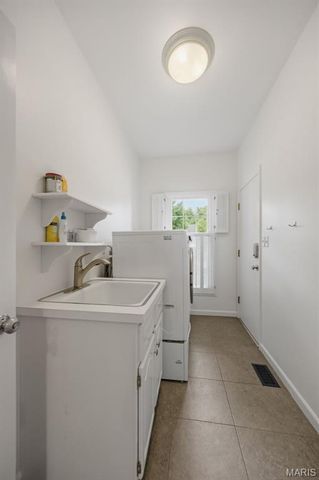 739 Bent Brook Road, St Louis, MO 63122