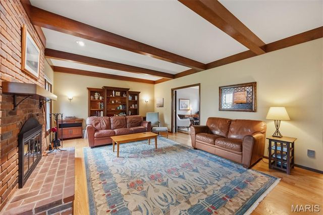 739 Bent Brook Road, St Louis, MO 63122
