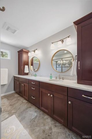 739 Bent Brook Road, St Louis, MO 63122