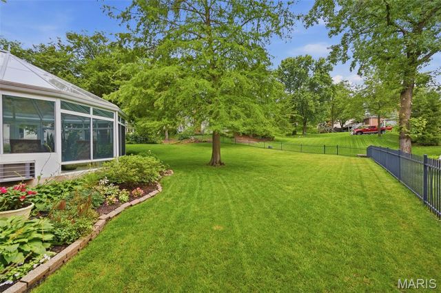 739 Bent Brook Road, St Louis, MO 63122
