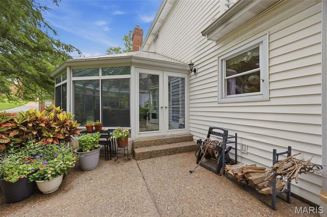 739 Bent Brook Road, St Louis, MO 63122