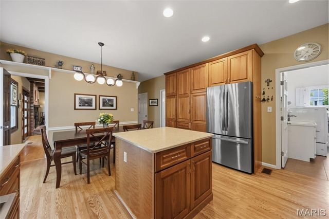 739 Bent Brook Road, St Louis, MO 63122