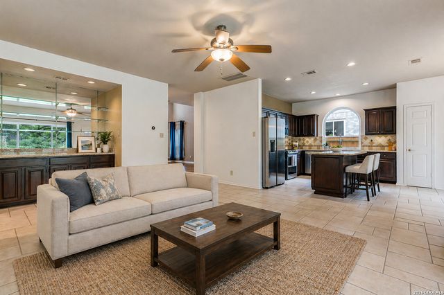 16410 Pemoak Dr., San Antonio, TX 78240