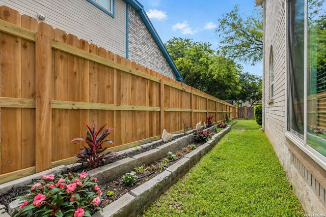 16410 Pemoak Dr., San Antonio, TX 78240