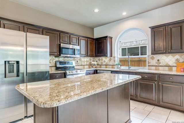 16410 Pemoak Dr., San Antonio, TX 78240