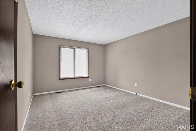 15553 95th Avenue, Florissant, MO 63034