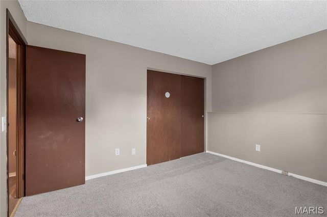 15553 95th Avenue, Florissant, MO 63034