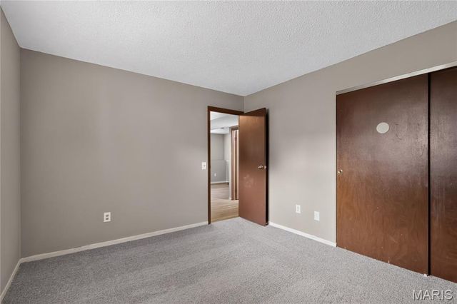 15553 95th Avenue, Florissant, MO 63034